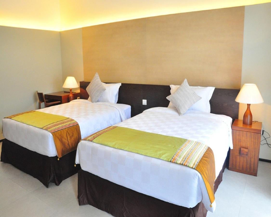 Hotel Neo+ Green Savana Sentul City Богор Екстер'єр фото
