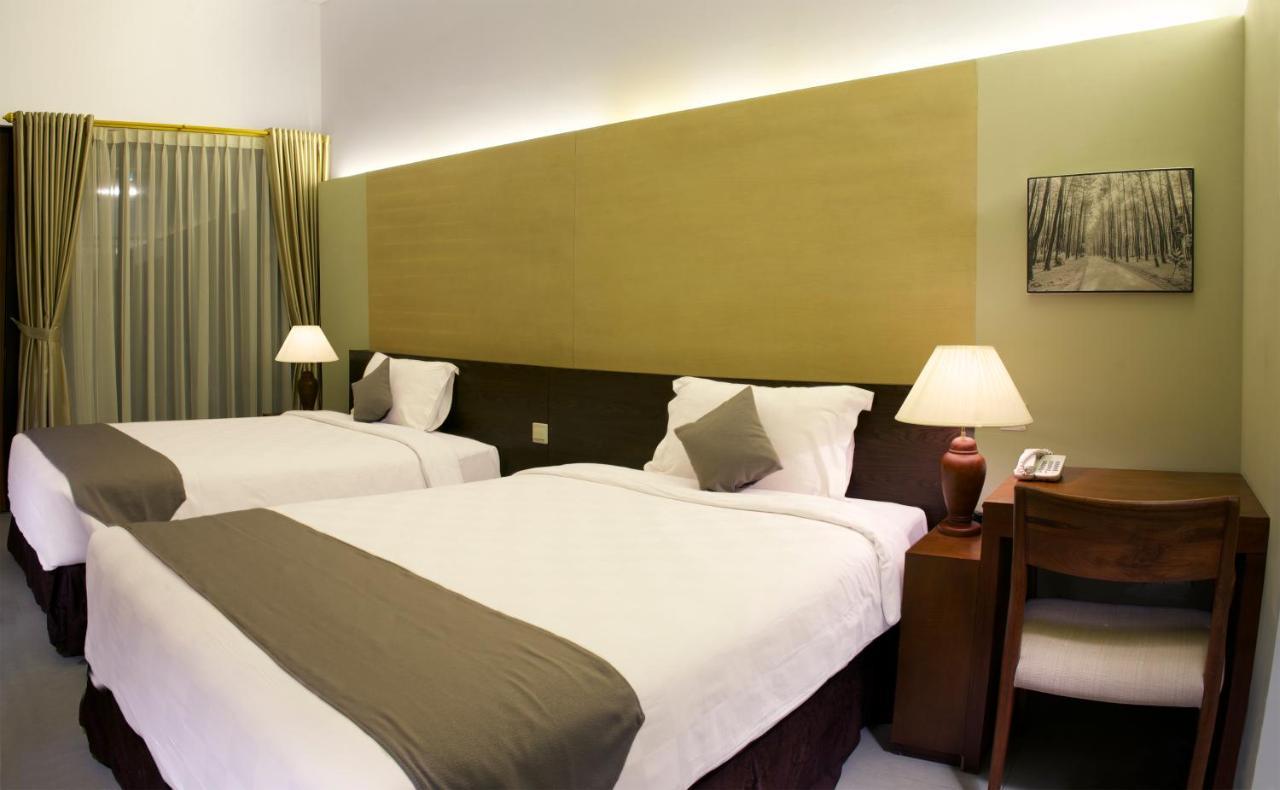 Hotel Neo+ Green Savana Sentul City Богор Екстер'єр фото