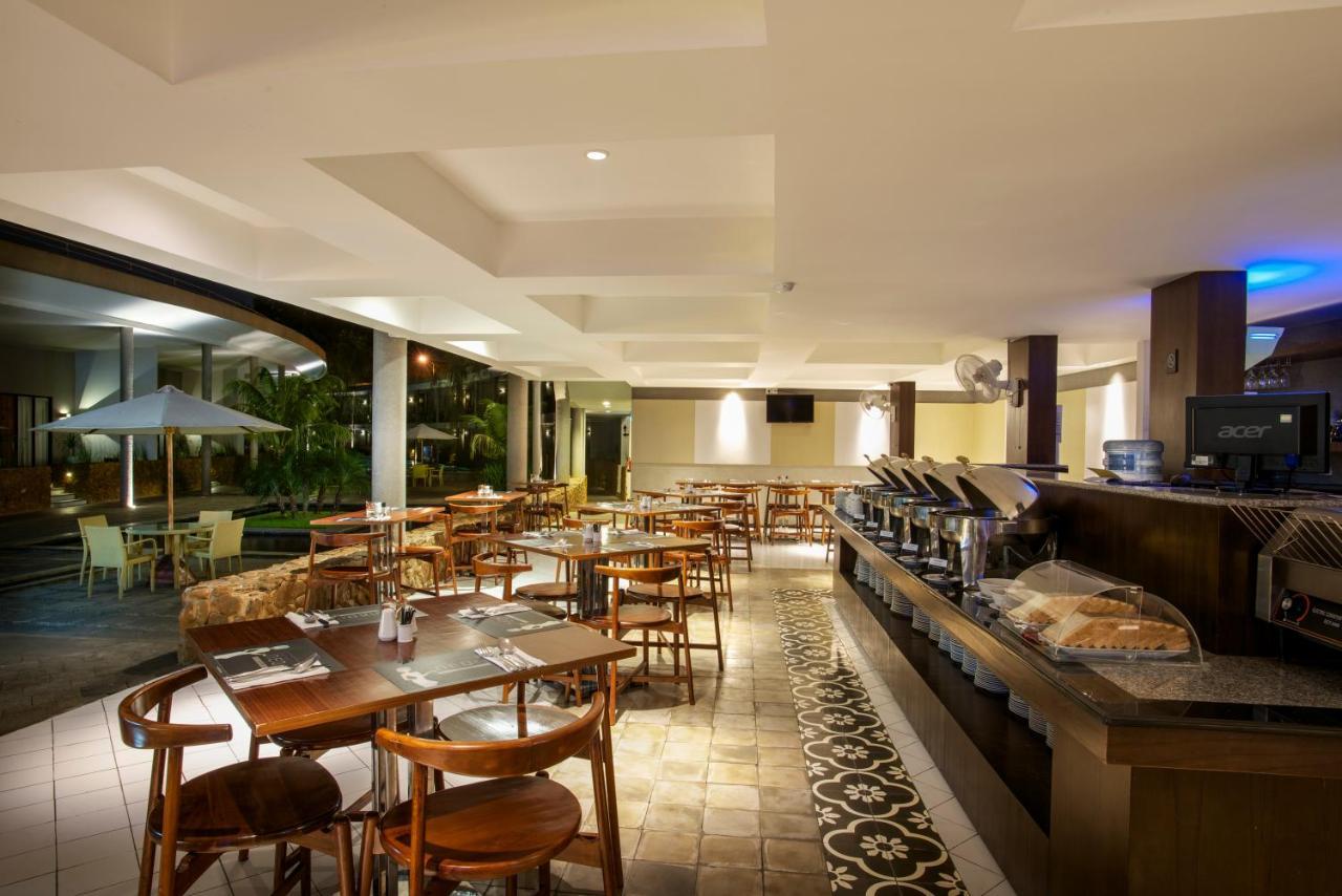 Hotel Neo+ Green Savana Sentul City Богор Екстер'єр фото