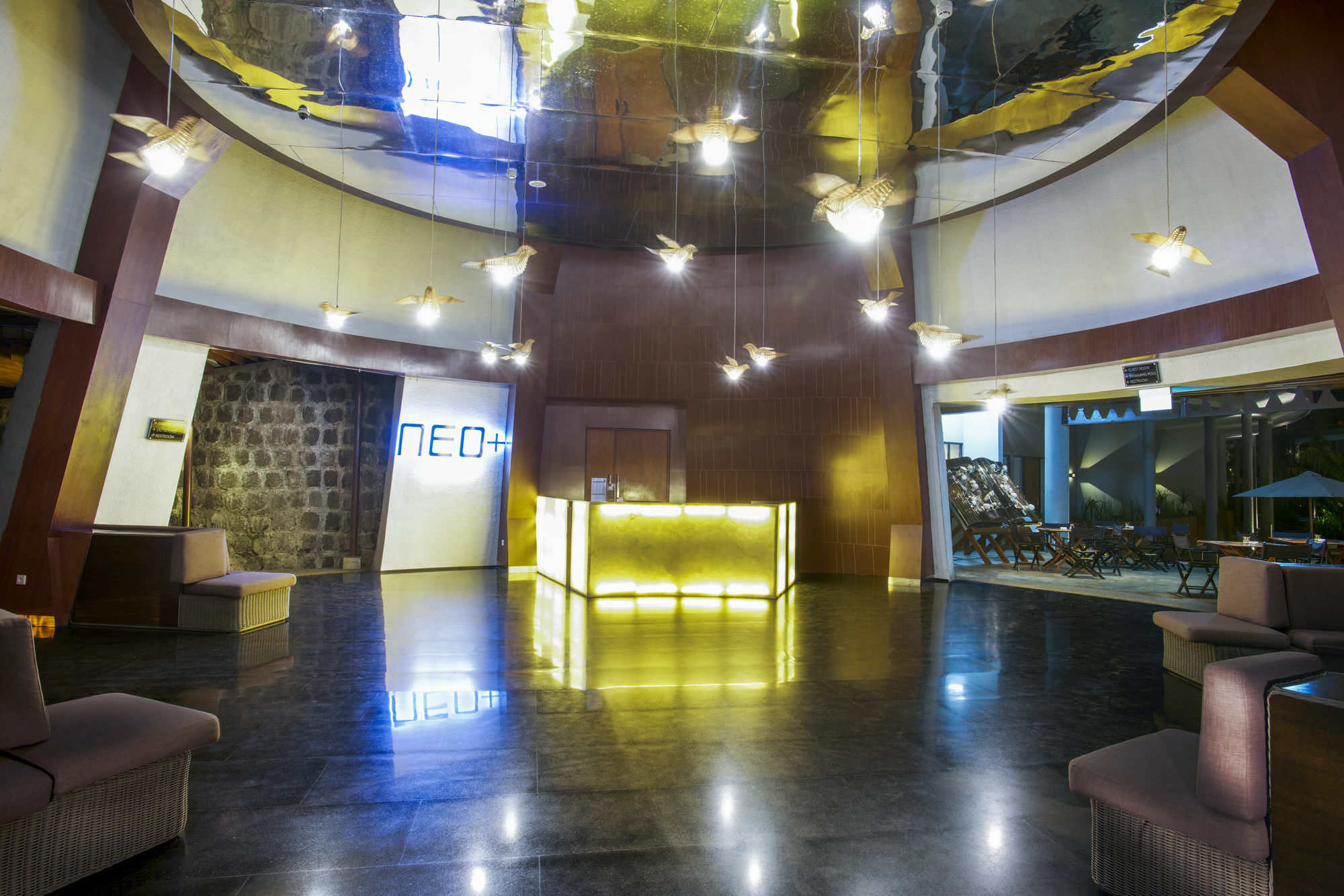 Hotel Neo+ Green Savana Sentul City Богор Екстер'єр фото